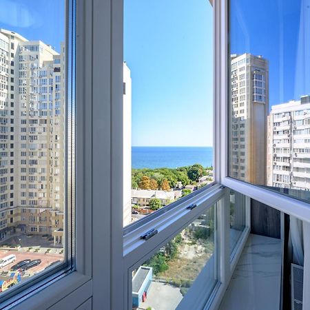 Светлая Квартира Новый Берег Odesa Exterior photo
